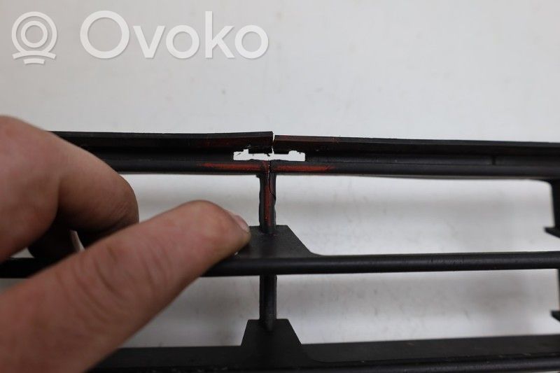 Volvo V60 Front bumper lower grill 