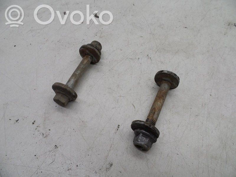 Volvo S60 Tuercas/tornillos 