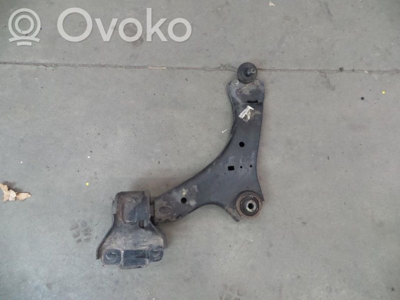 Volvo V70 Wahacz przedni 