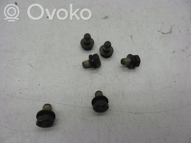 Tuercas/tornillos   92152207,92152207