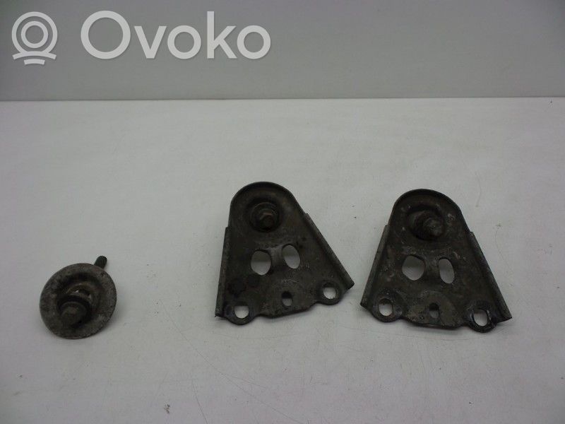 Volvo XC90 Schrauben / Muttern 