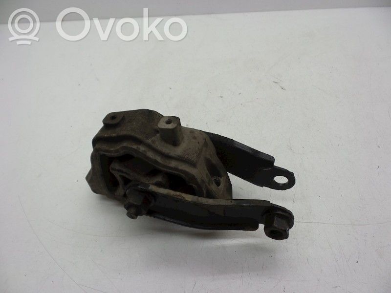 Volvo V70 Engine mount bracket 