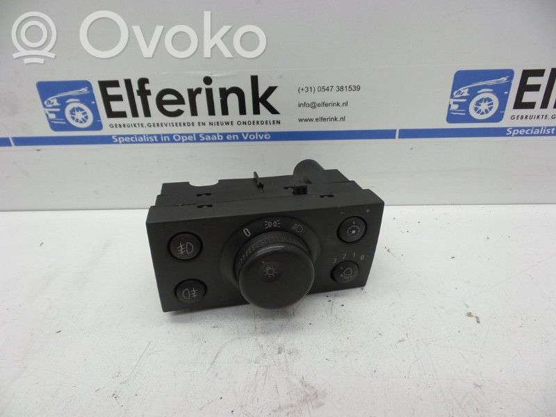 Light switch   9185881,244358833,13178318,244358833,9185881