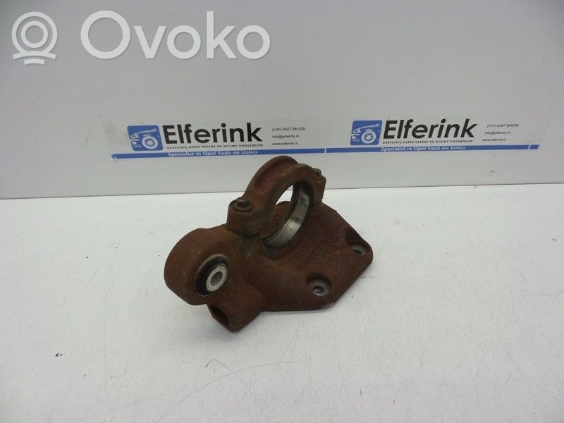 Volvo XC70 Wspornik / Mocowanie silnika 