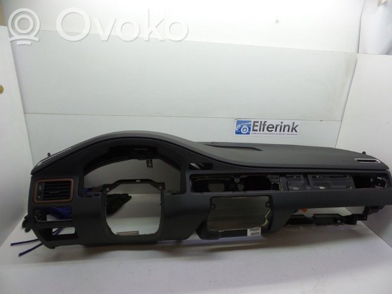 Volvo V70 Panelė 