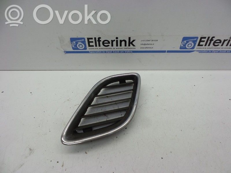 Saab 9-5 Etusäleikkö 