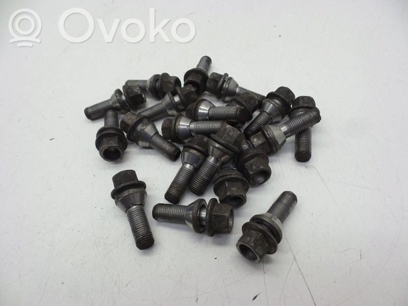 Mutterit/pultit   31423735,31439230,31423735,31439230