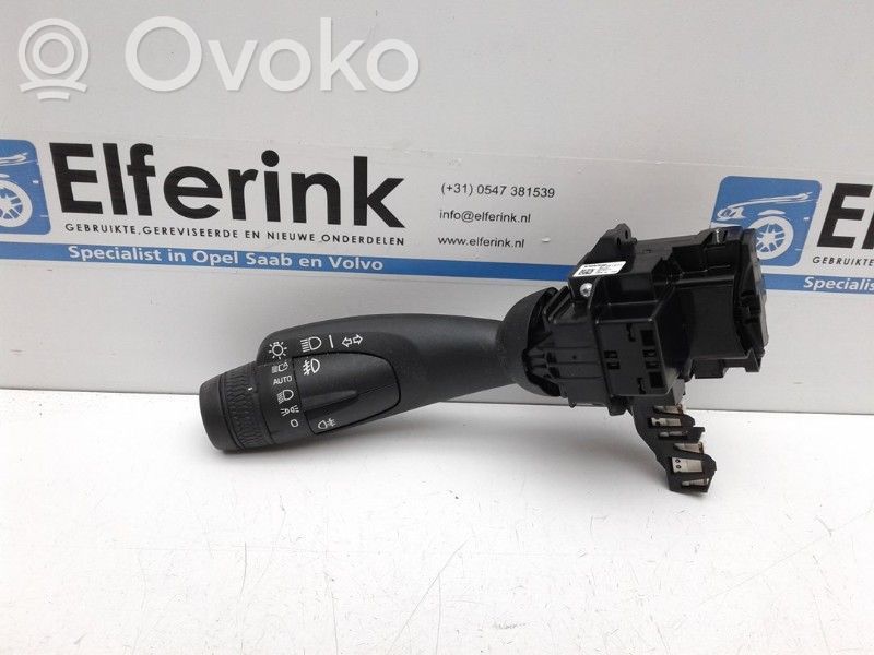 Volvo XC40 Palanca de intermitentes 