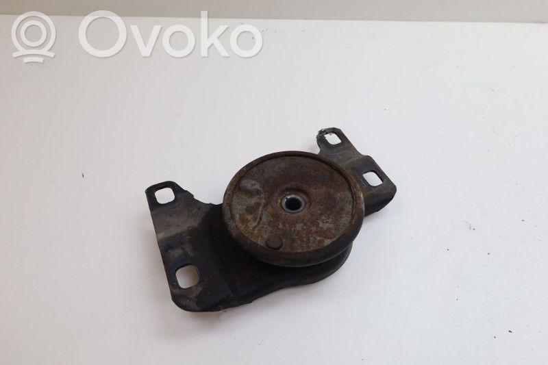 Volvo C70 Engine mount bracket 