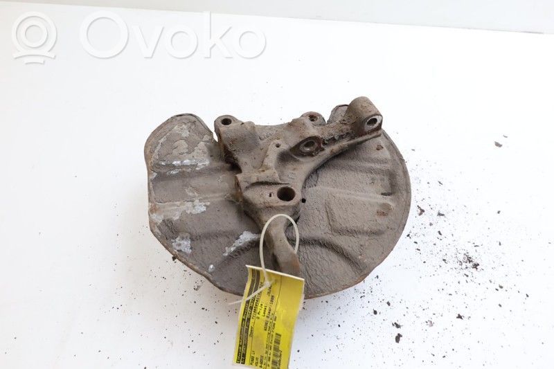 Front wheel hub spindle knuckle