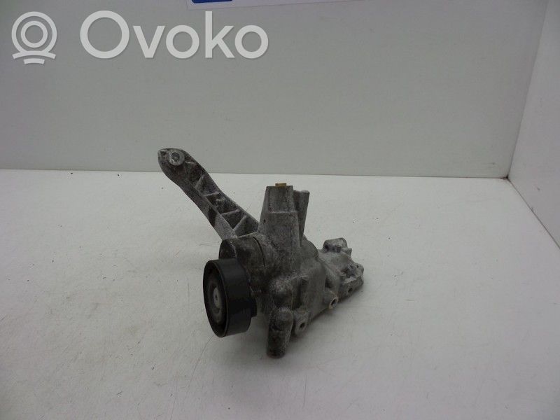 Volvo XC60 Engine mount bracket 