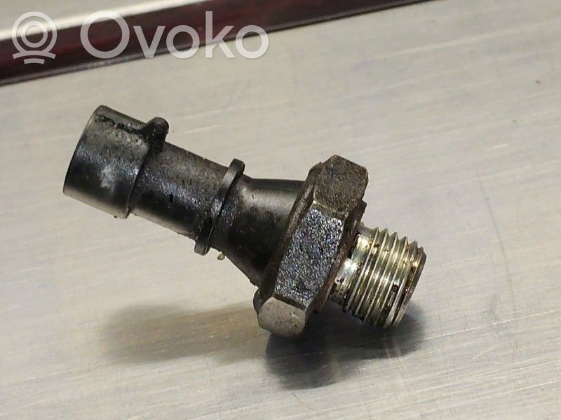 Saab 9-5 Przekaźnik czujnika ciśnienia oleju 