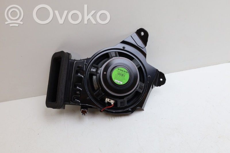 Volvo XC40 Altavoz subwoofer 