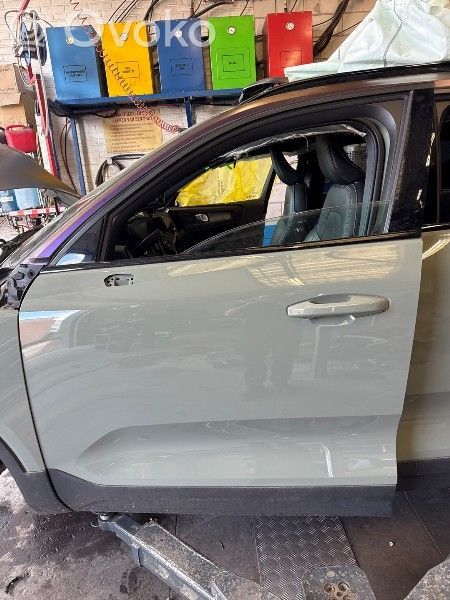 Volvo XC40 Дверь 