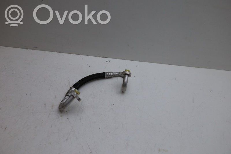 Volvo XC40 Ilmastointilaitteen putki (A/C) 