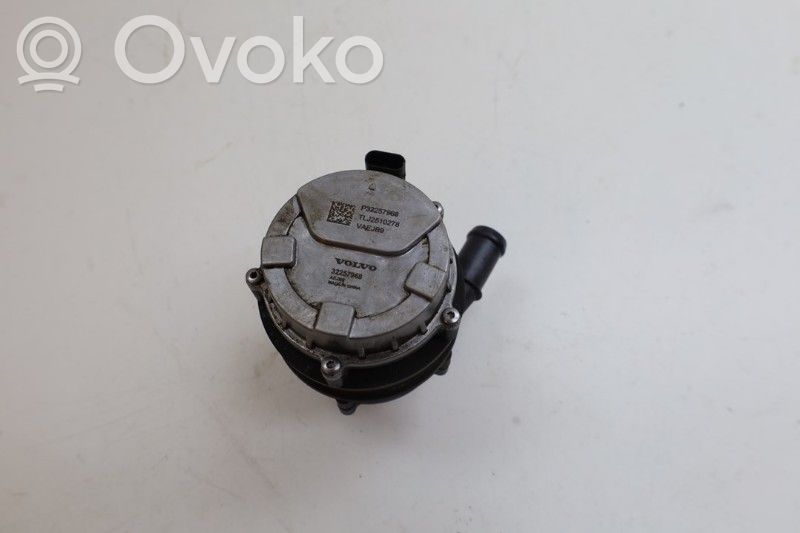 Volvo XC40 Pompa wody 