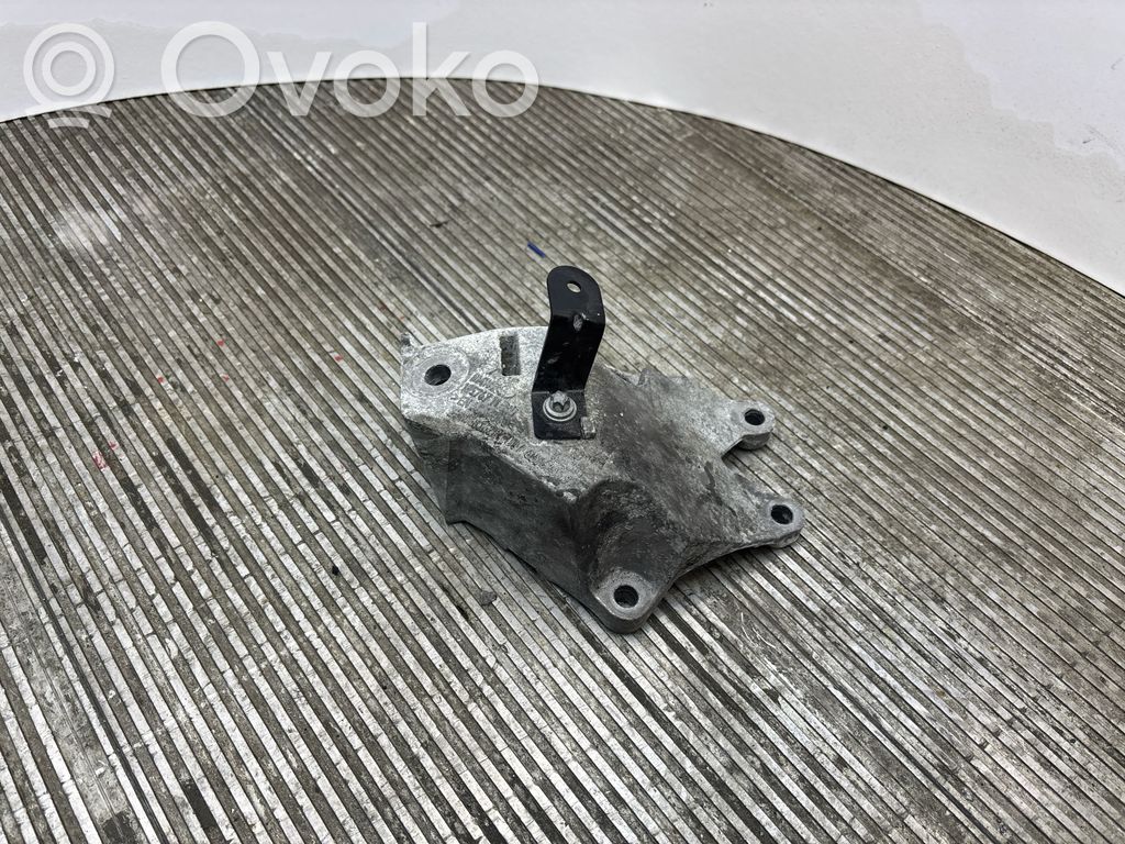 BMW 2 G42 Łapa / Mocowanie silnika 