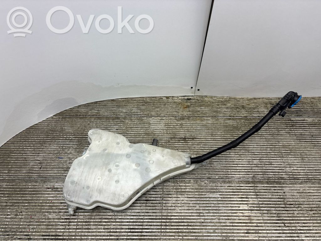 BMW 2 G42 Zbiornik płynu do spryskiwaczy szyby przedniej / czołowej 