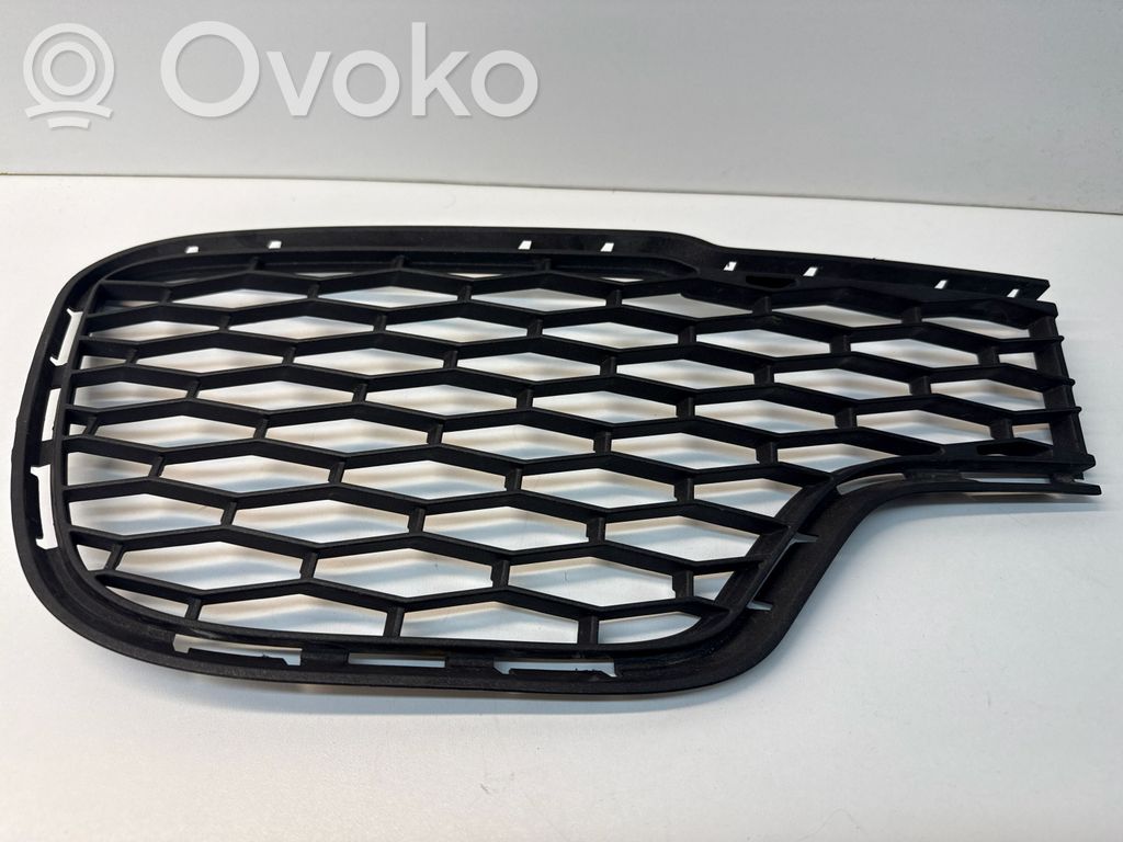 Maserati Ghibli Unteres Gitter dreiteilig vorne 