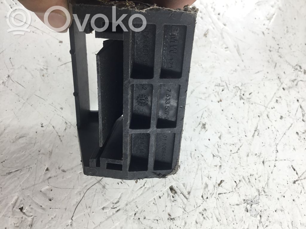 Radiator mount bracket   7533537,0110894A,17117533537
