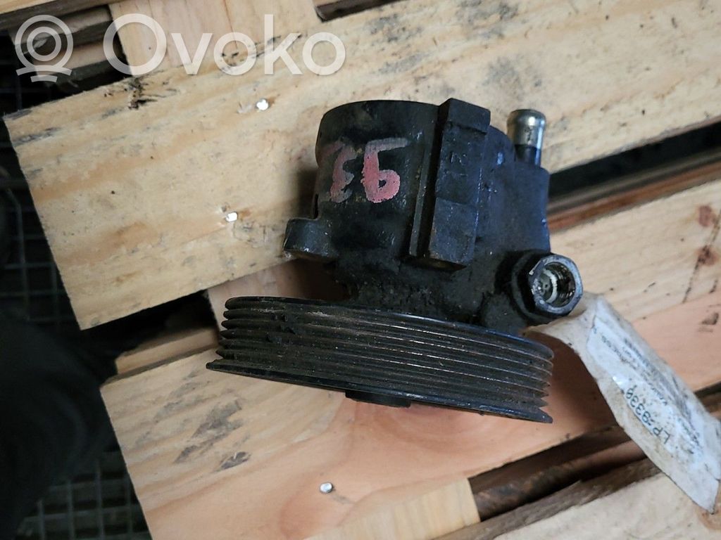 Renault Kangoo I Ohjaustehostimen pumppu 