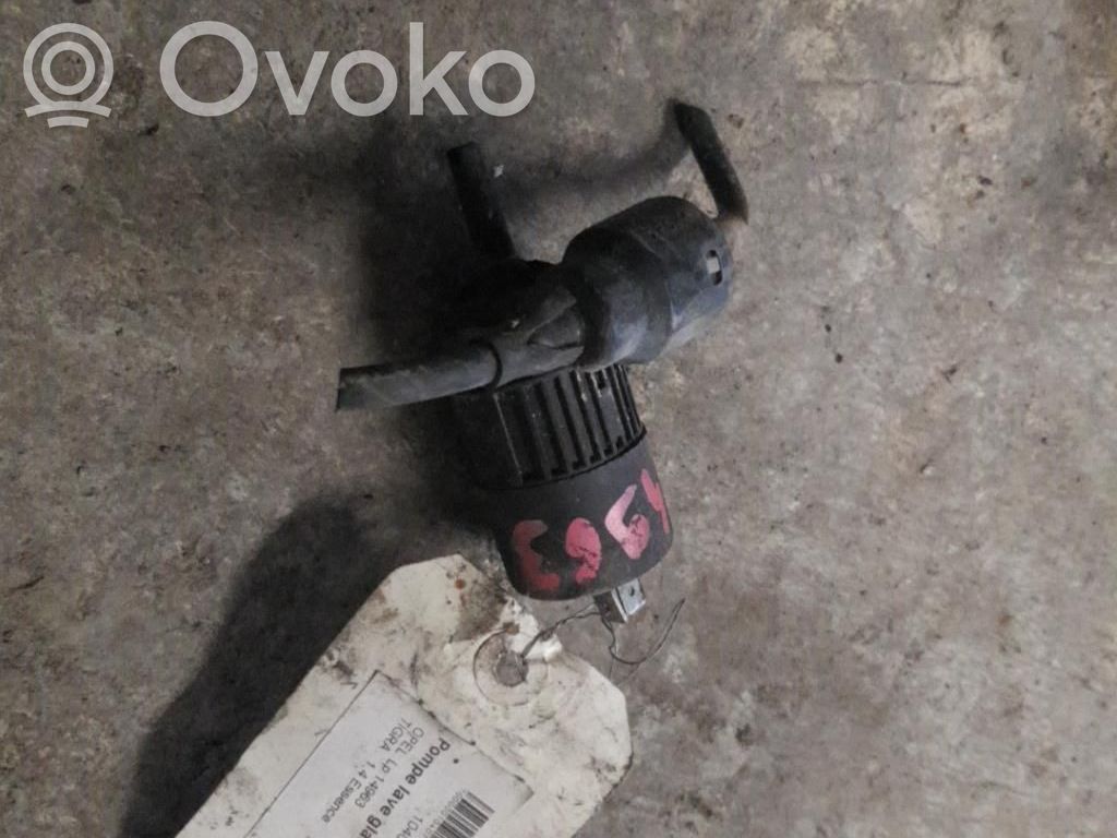 Opel Tigra A Windscreen/windshield washer pump 
