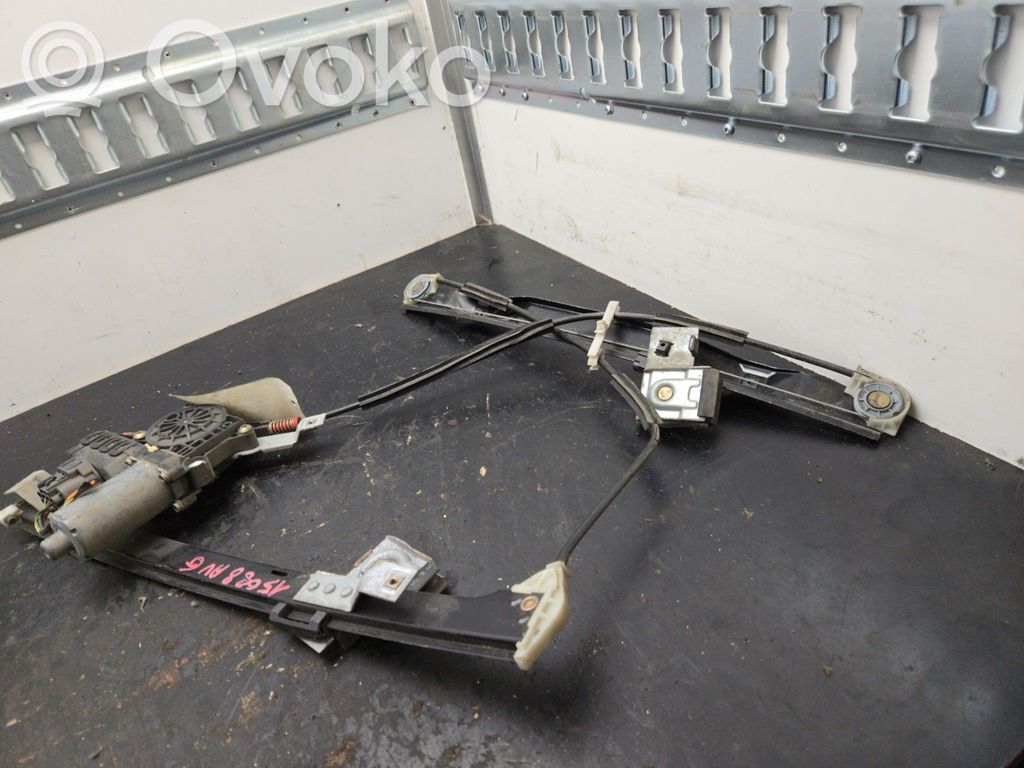 Ford Mondeo Mk III Macara ușă față cu motor 