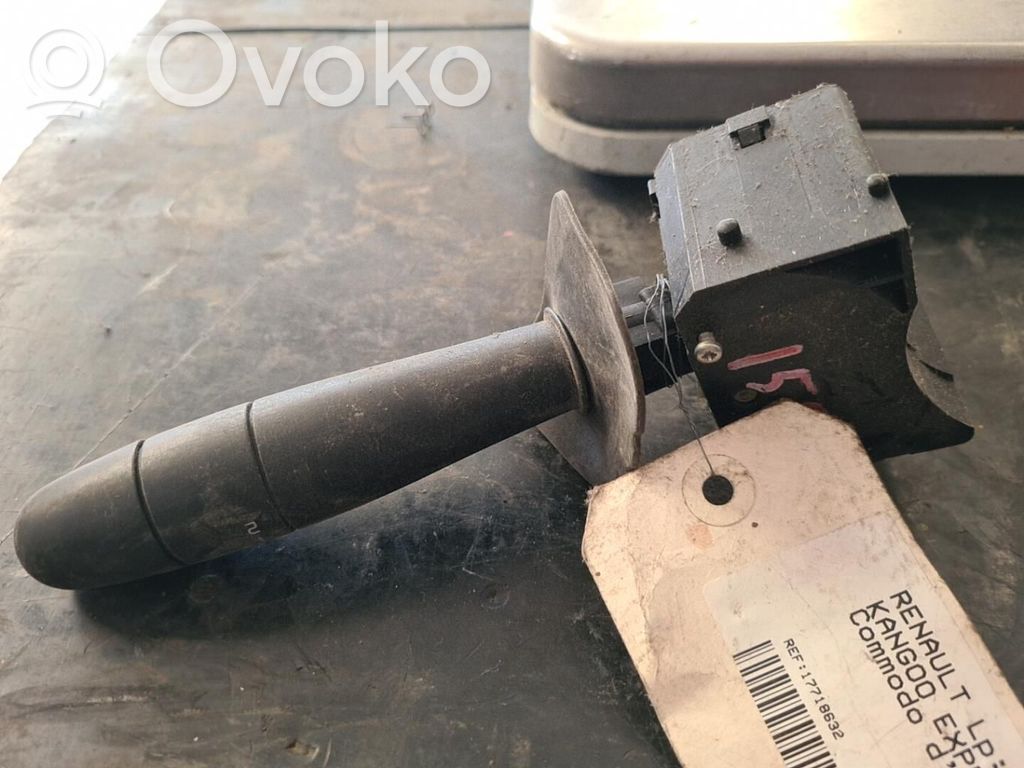 Renault Kangoo I Valytuvų rankenėlė 