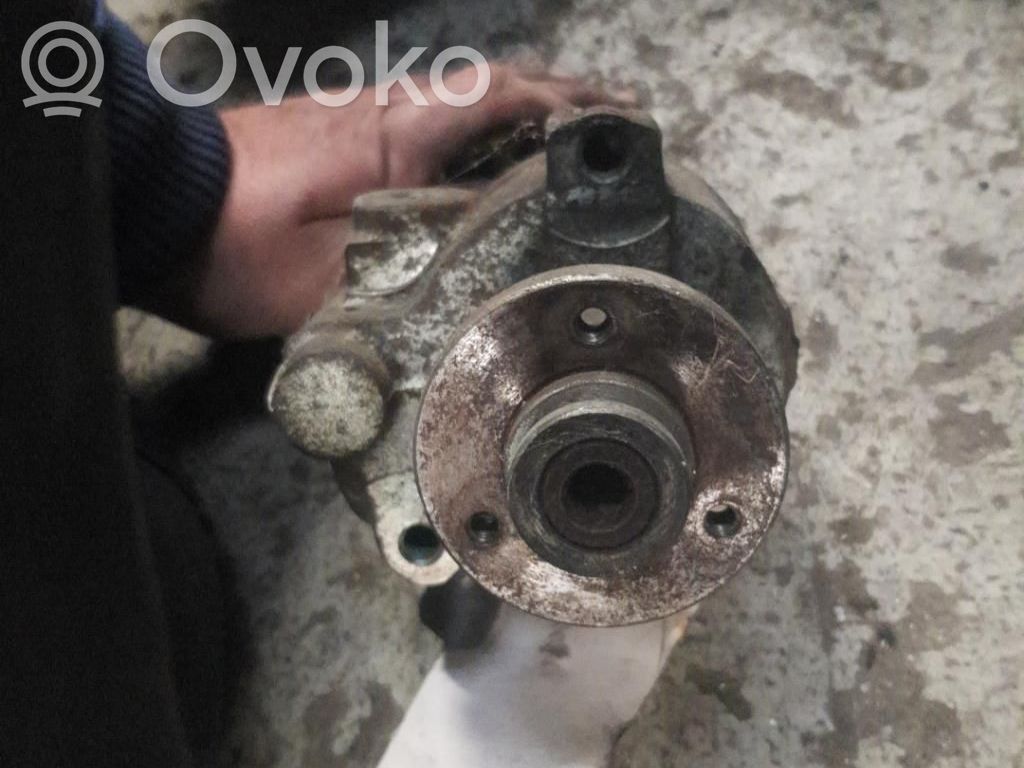 Renault 19 Ohjaustehostimen pumppu 