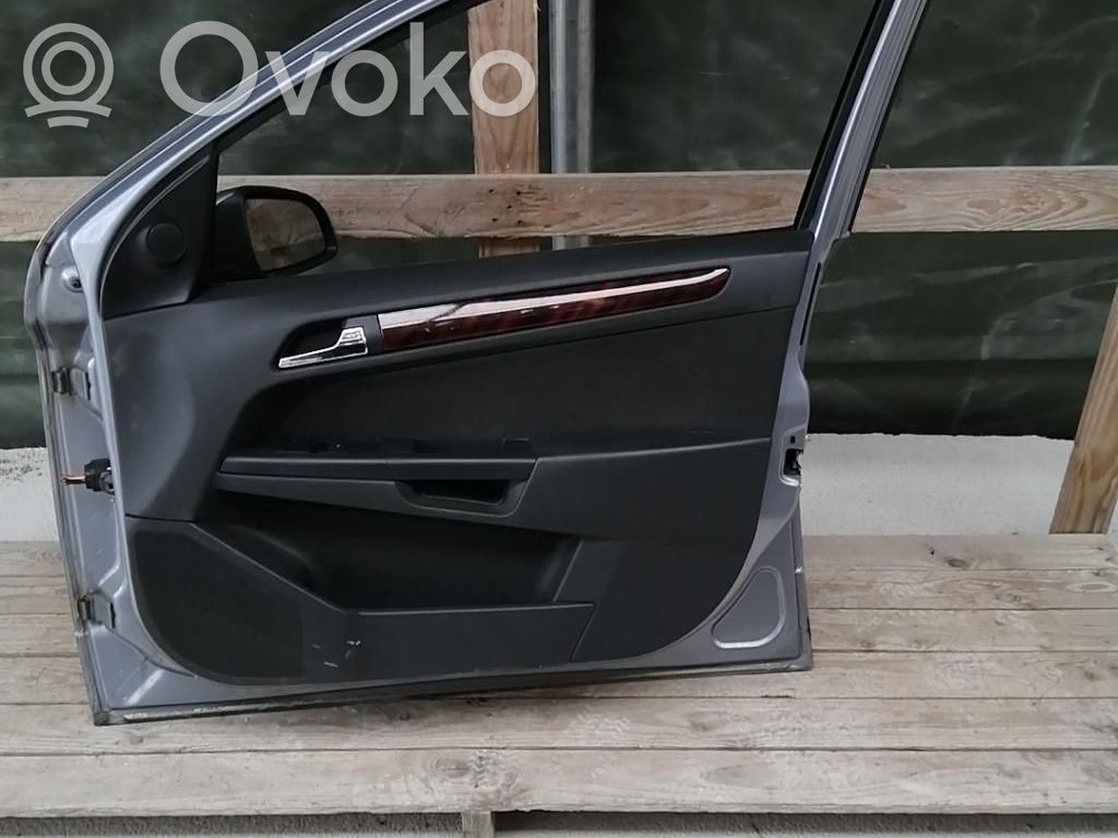 Opel Astra H Puerta delantera 