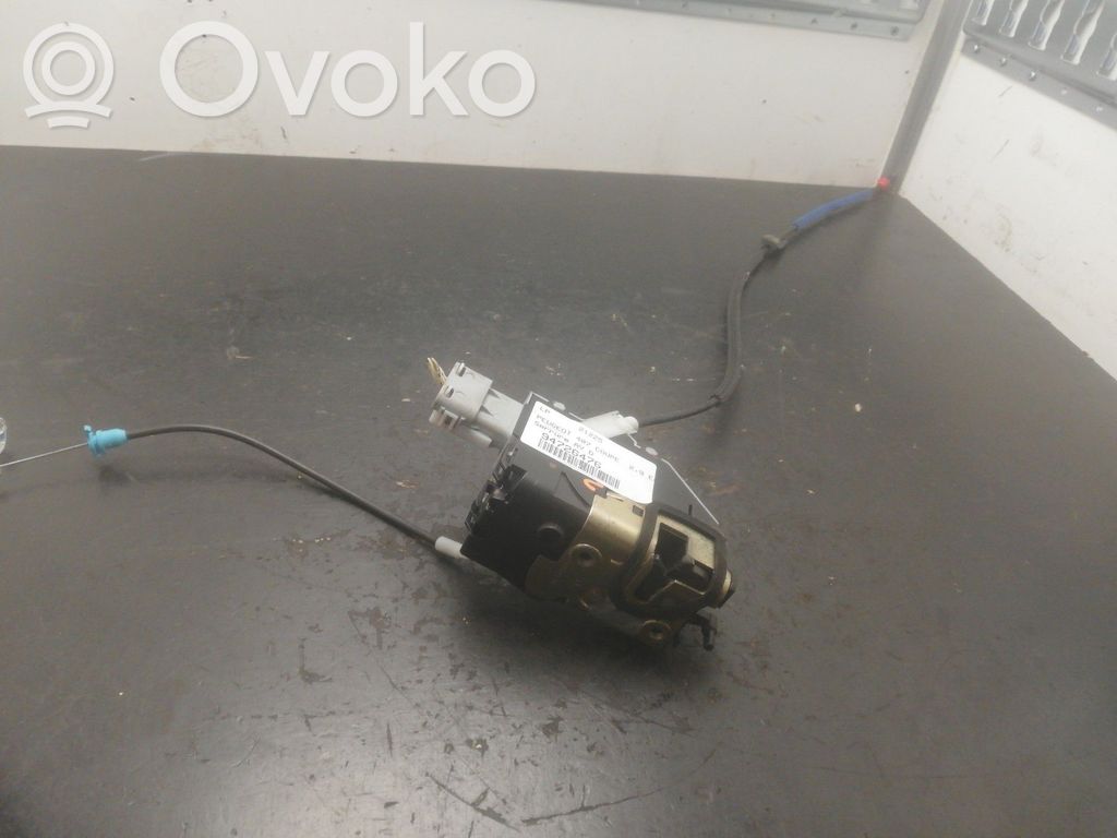 Peugeot 407 Priekšpusē slēdzene 