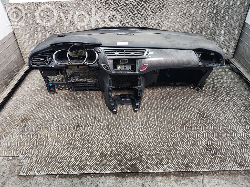 Panelė   00008247F7