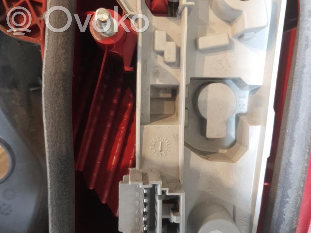 Rear/tail lights   8200655992