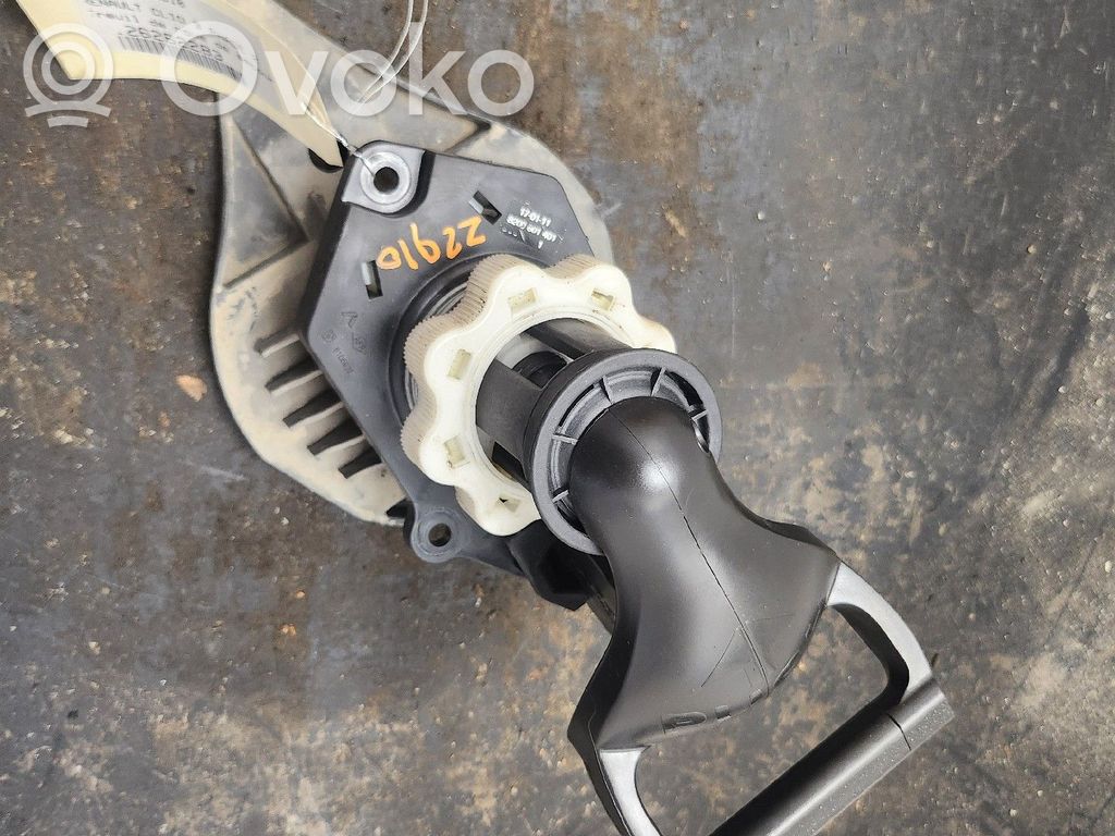 Renault Clio III Spare wheel mounting bracket 