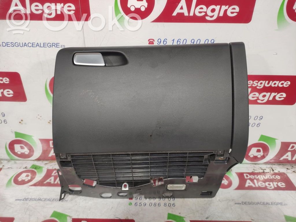 Guantera   8K1857035B6PS