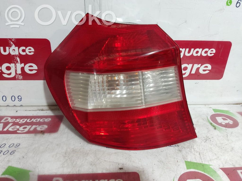 BMW 1 E81 E87 Aizmugurējais lukturis virsbūvē 