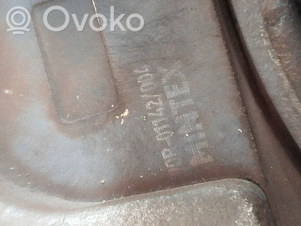 Toyota Auris 150 Zwrotnica koła przedniego 