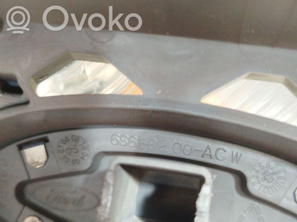 Ford Fiesta Etusäleikkö 