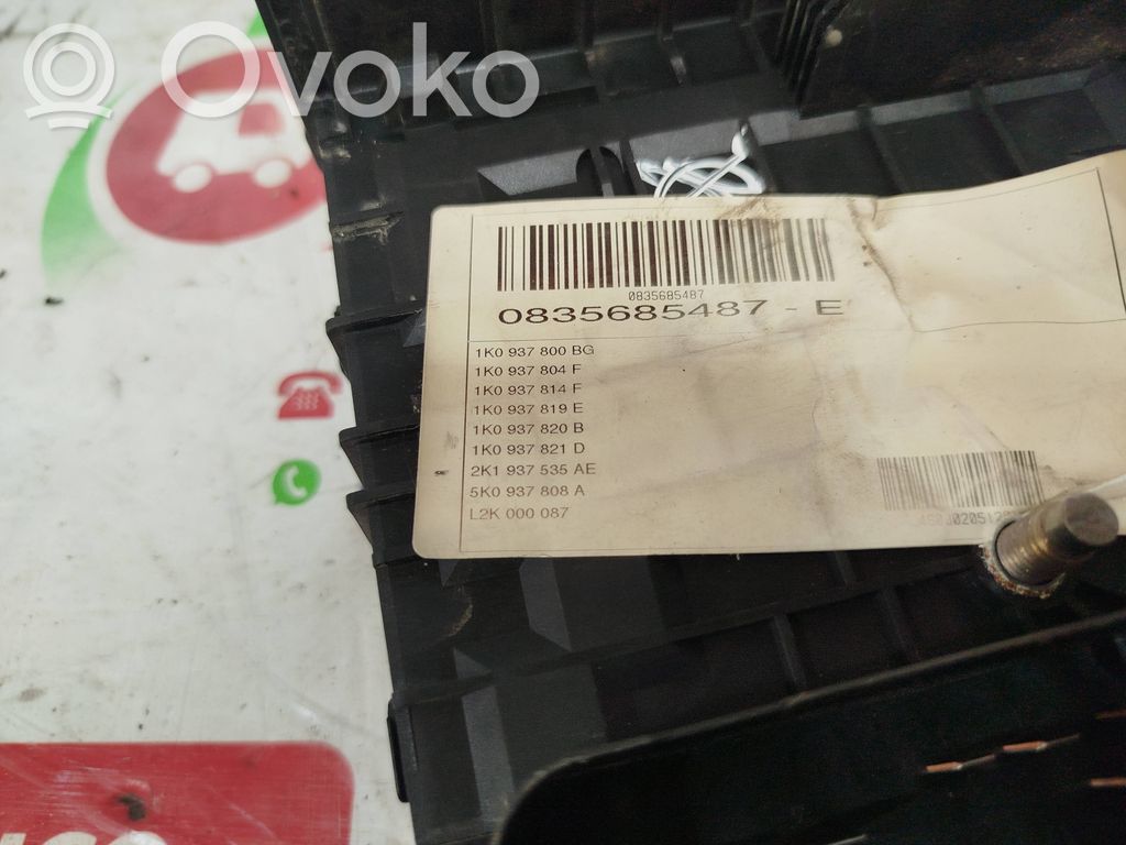 Volkswagen Caddy Ramka / Moduł bezpieczników 