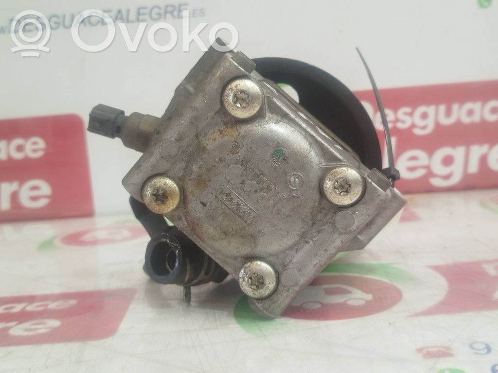 Ohjaustehostimen pumppu   4M503A733AB