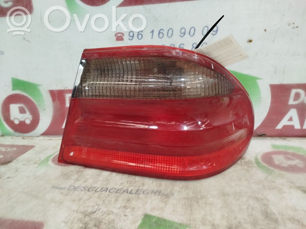 Mercedes-Benz E W210 Lampa tylna