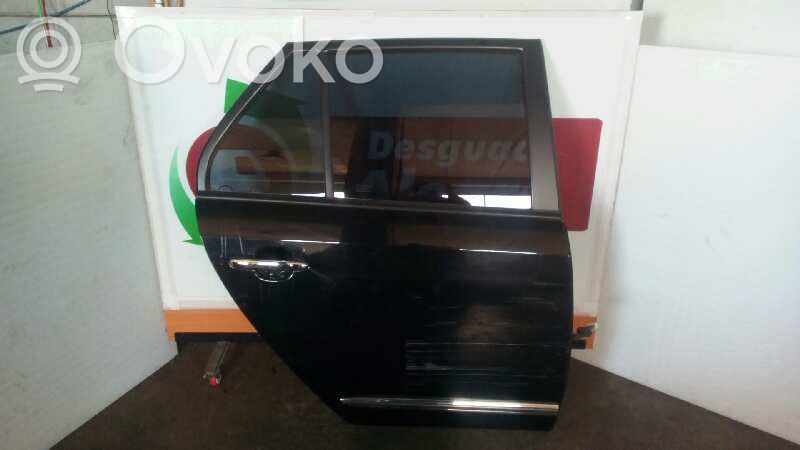 KIA Carens II Puerta trasera