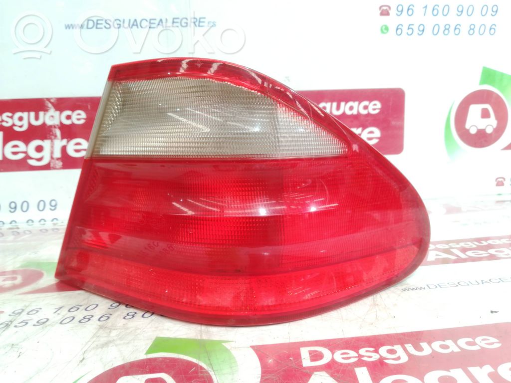 Mercedes-Benz CLK A208 C208 Lampa tylna 