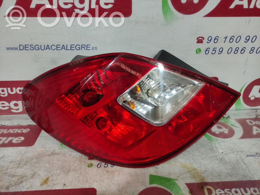Opel Corsa D Lampă spate în caroserie 