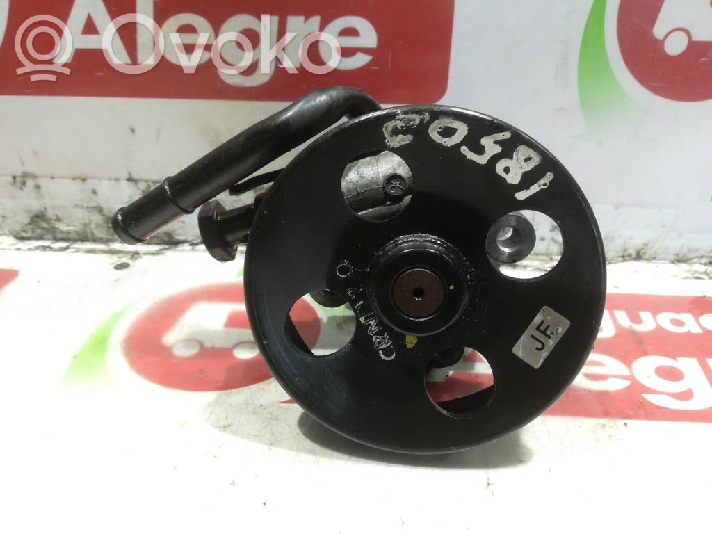 KIA Carens I Bomba de dirección hidráulica