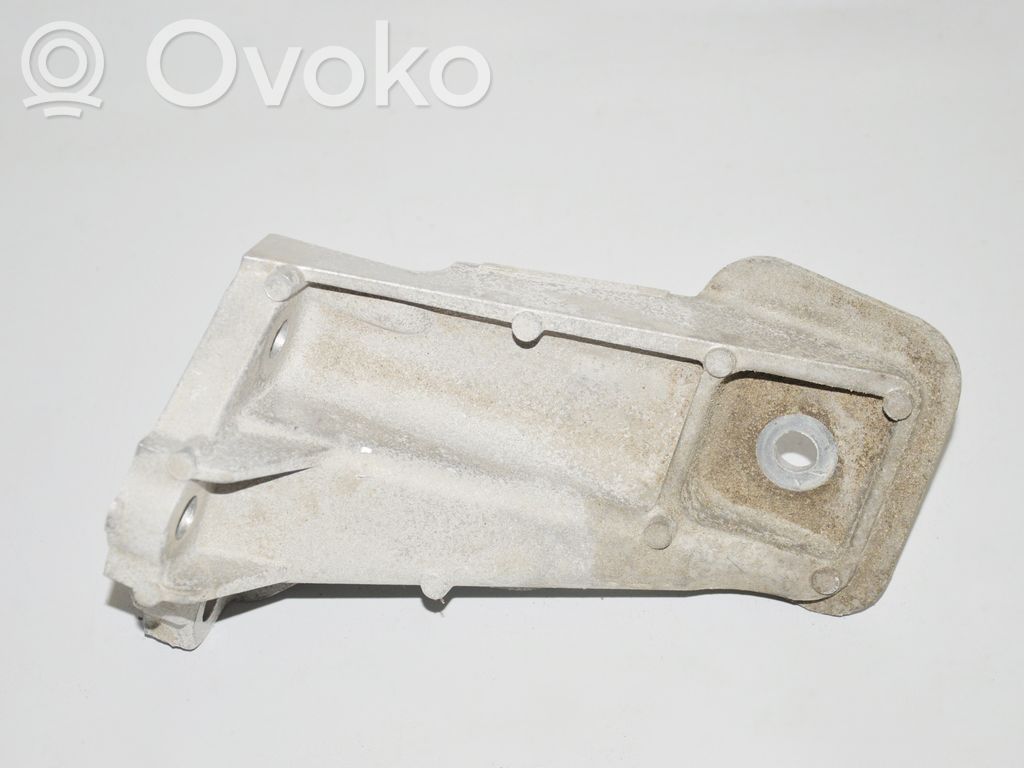 Land Rover Discovery 4 - LR4 Łapa / Mocowanie silnika 