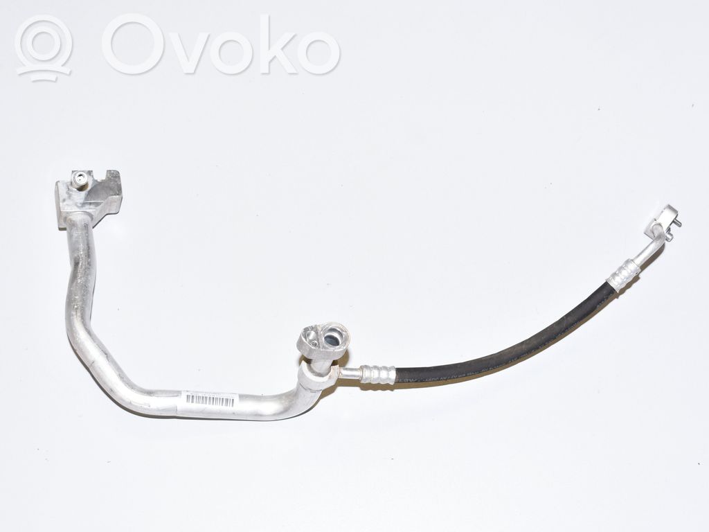 BMW i3 Ilmastointilaitteen putki (A/C) 