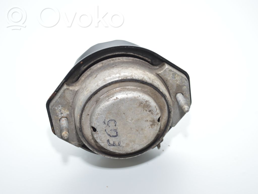 BMW 7 E65 E66 Engine mount bracket 