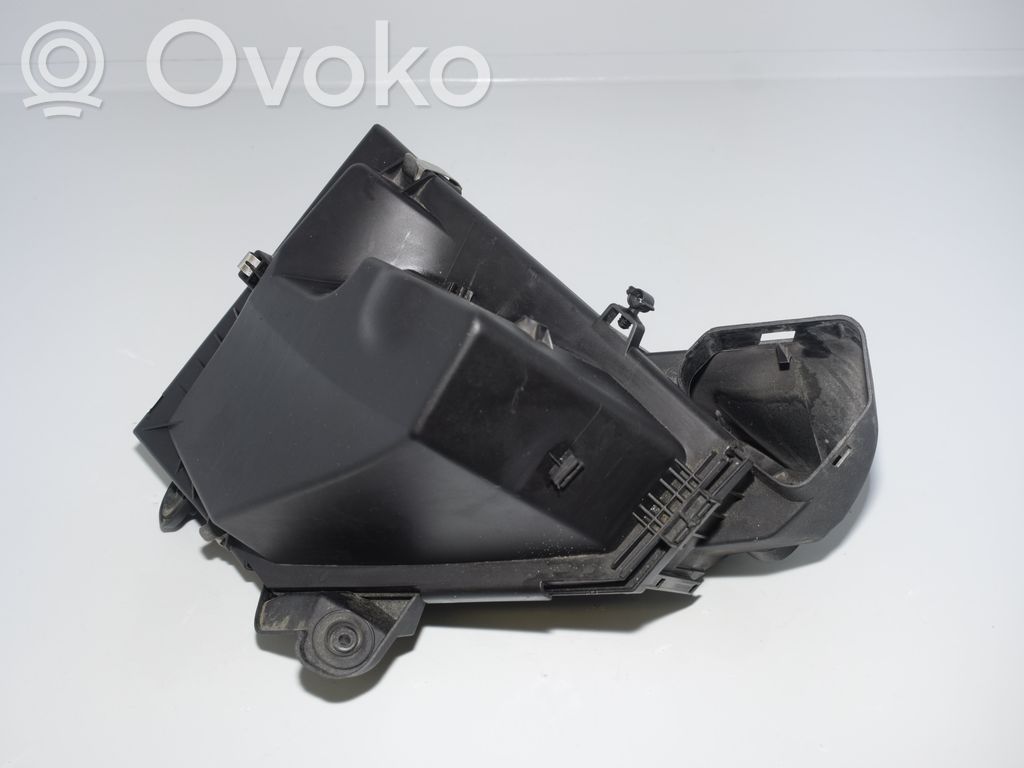 BMW 1 E81 E87 Air filter box 