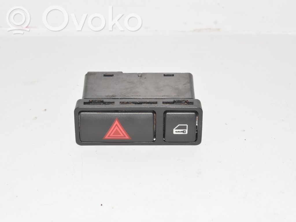 Hazard light switch   8368920
